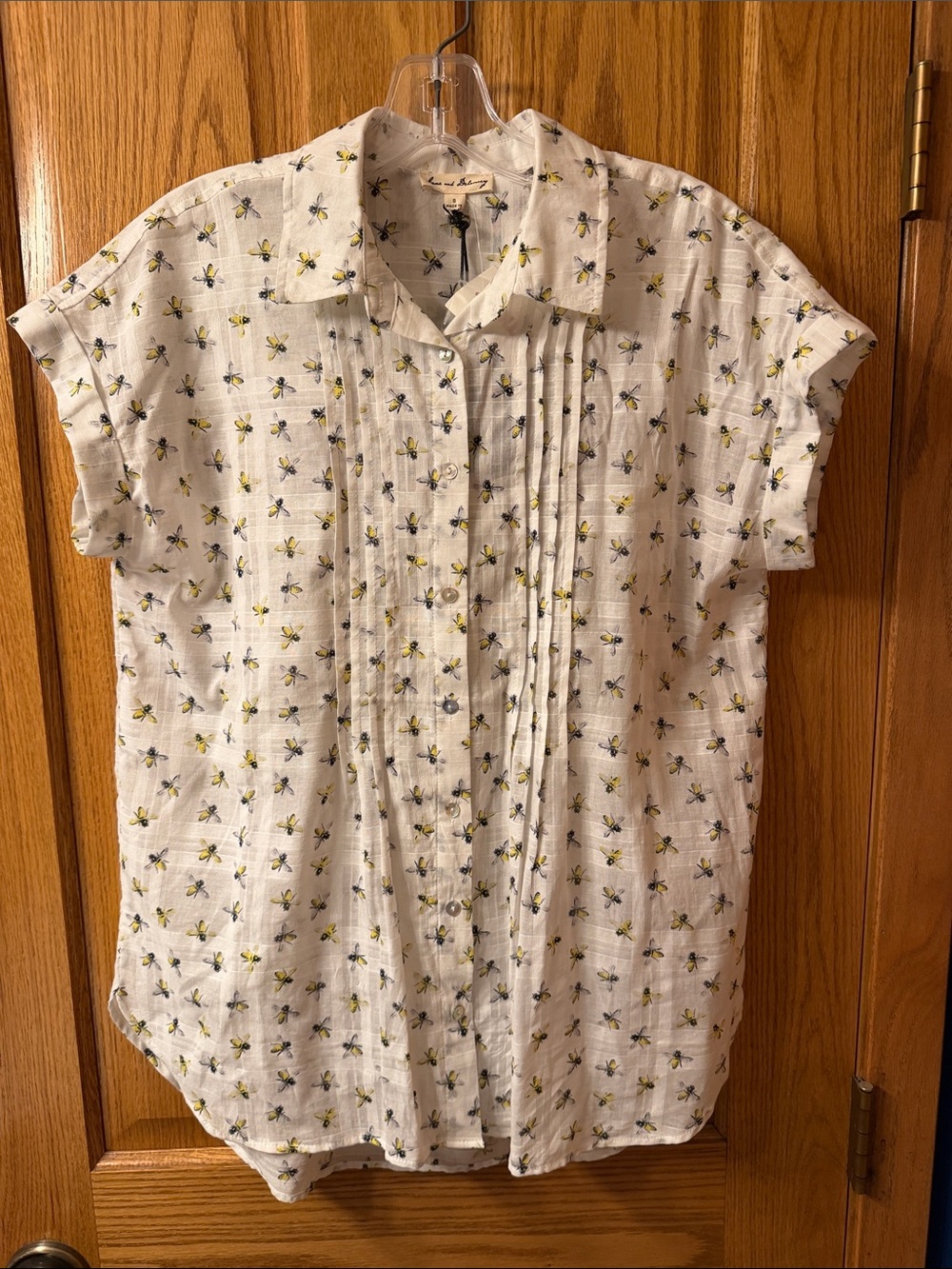 Jane and Delancey White Button-Front Top with Yellow and Blue Bee Motif